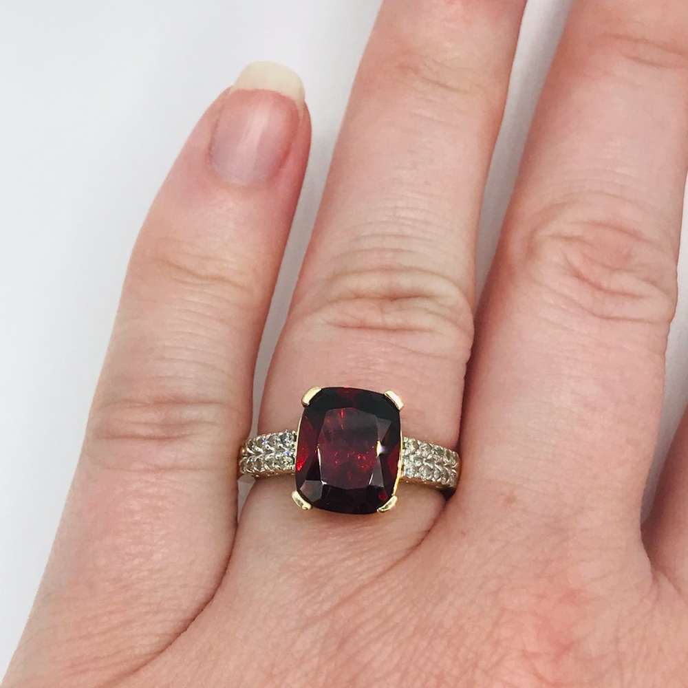 14k Gold Garnet & Real Diamond Ring